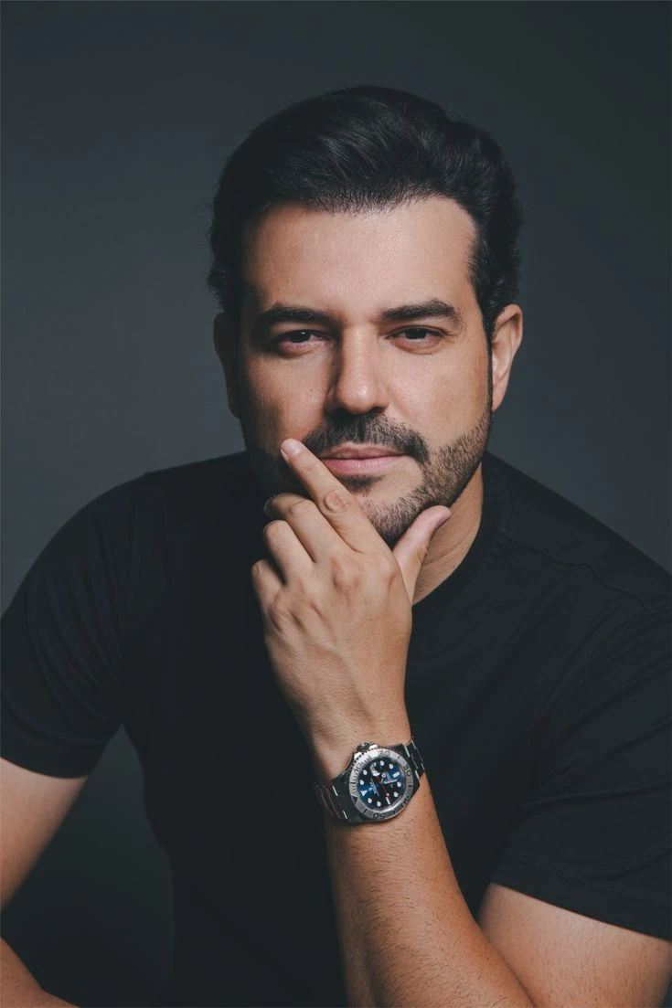 Cristian Medina - Diseñador de cejas